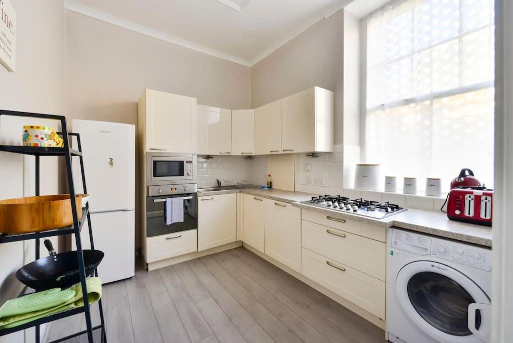 George IV Bridge - Superbly Located 3 Bedroom! Εδιμβούργο Εξωτερικό φωτογραφία